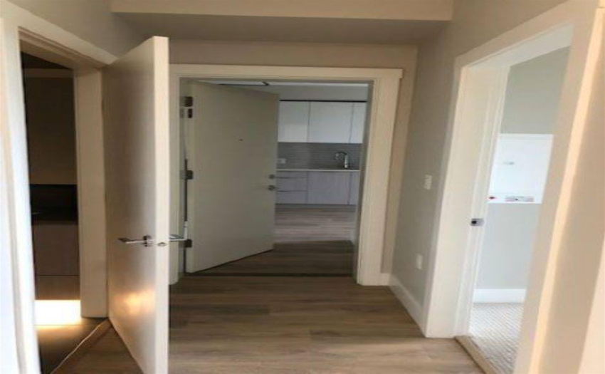 connecting door