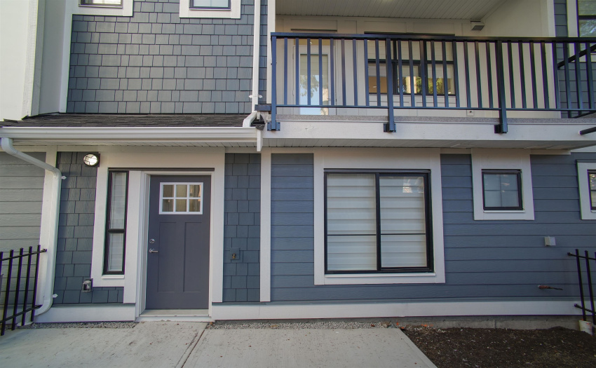 With another entrance located on 72nd avenue, this placement is as good as it gets!