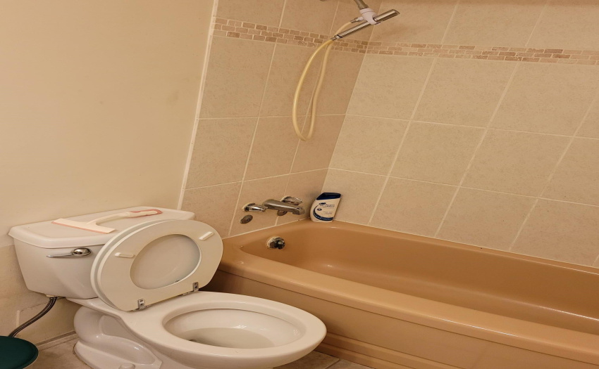 BATHROOM 2