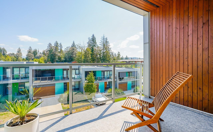 PRIMARY ROOM BALCONY