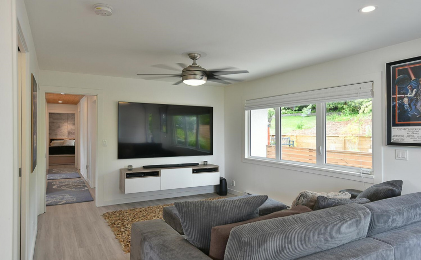 Rear living room