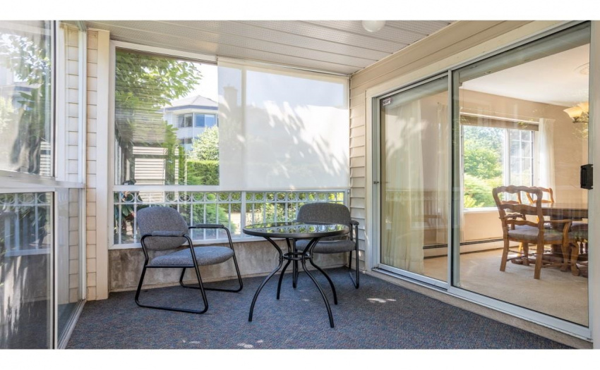fantastic place to relax, screened so you can enjoy the summer breeze