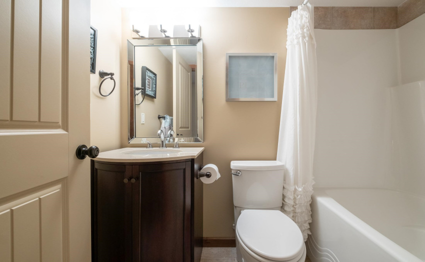 FULL 4 PIECE BASEMENT BATHROOM