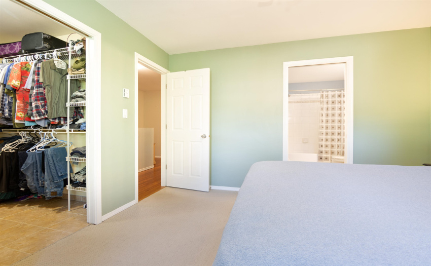 Large walk-in closet