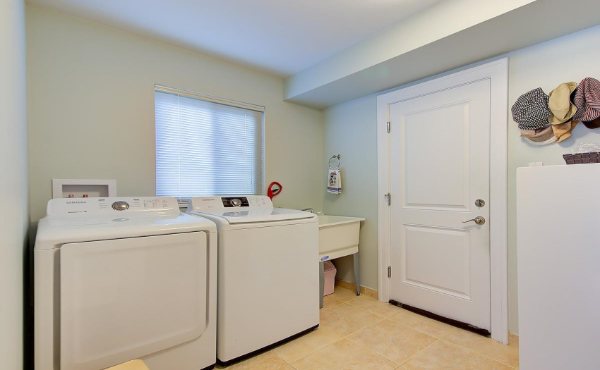 Like New New Samsung Washer and Dryer!
