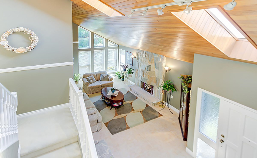 Let the Sunshine in! Bright and Breezy home, Two Sunny Skylights, Large 13 Foot Windows, The Windows come with high quality window Blinds. Renovated in 2015! Cleanliness everywhere! Freshly Painted Inside in contemporary pastel colours!