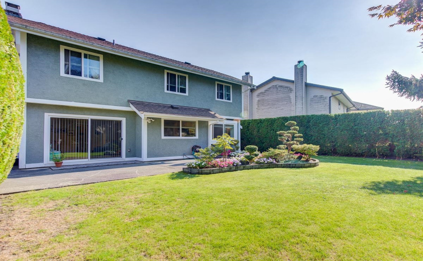 With $10,000 invested in professional landscaping, Your backyard is your private birdwatching oasis and it shows! With privacy, and sophistication, your family will love living here.