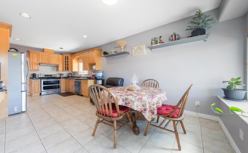 Large eat-in area in the kitchen