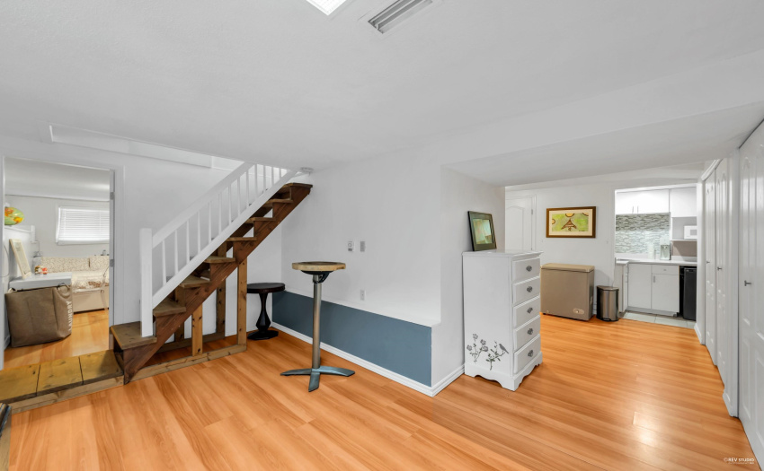 Basement flex space, can be 2nd bedroom if suited
