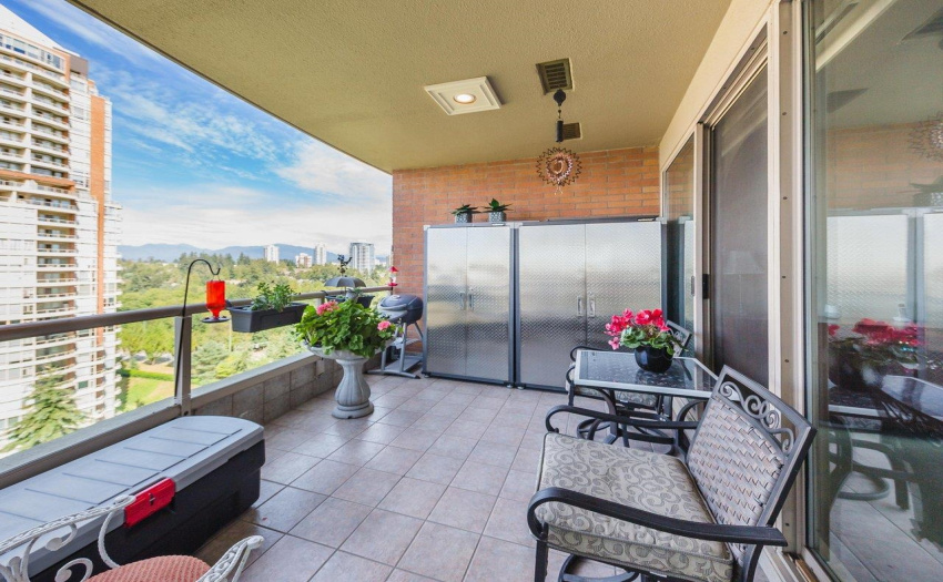 119 sf balcony with panoramic views