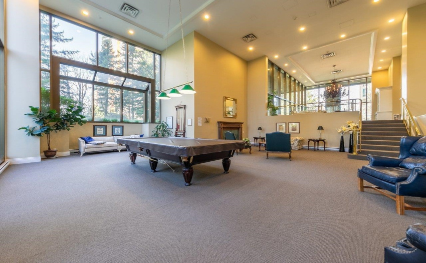 Snooker sized billiards table