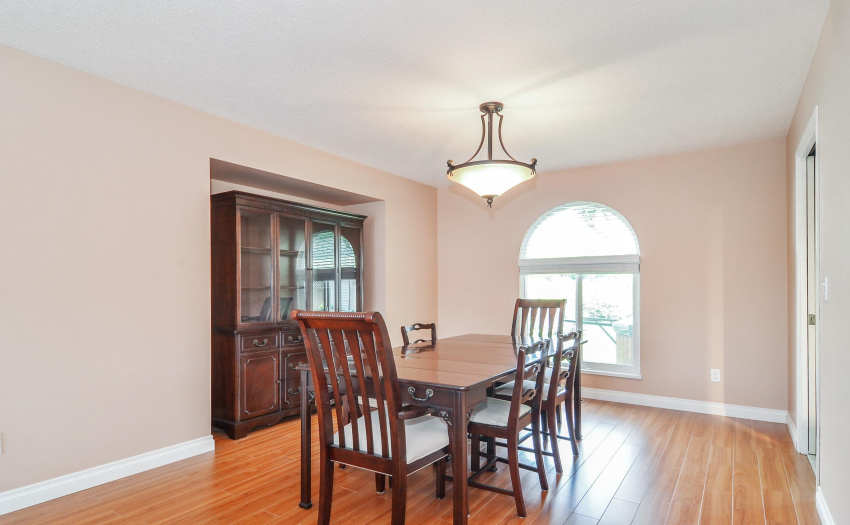 Plenty of room for friends and family to gather here for those special occasion dinners.