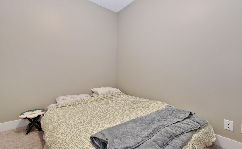 Great space to use as a home office or as a second bedroom for a roommate or child.