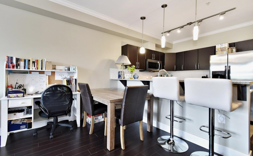 dining area can be used for craft space or a more formal dining setup