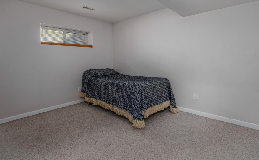 This would make a great quest or nanny room as it is located across the hall from the 3 piece bathroom.