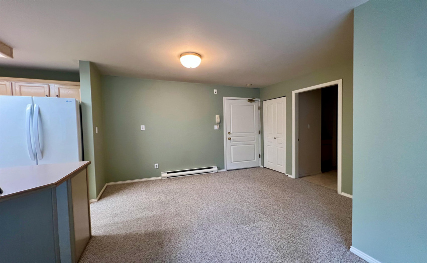 Plus door to laundry room