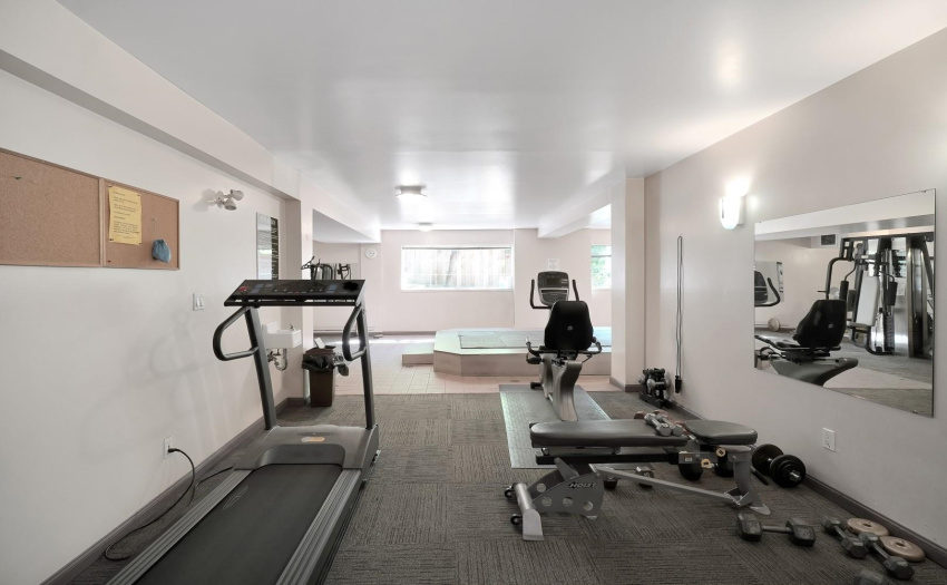 Bike room & gym in complex
