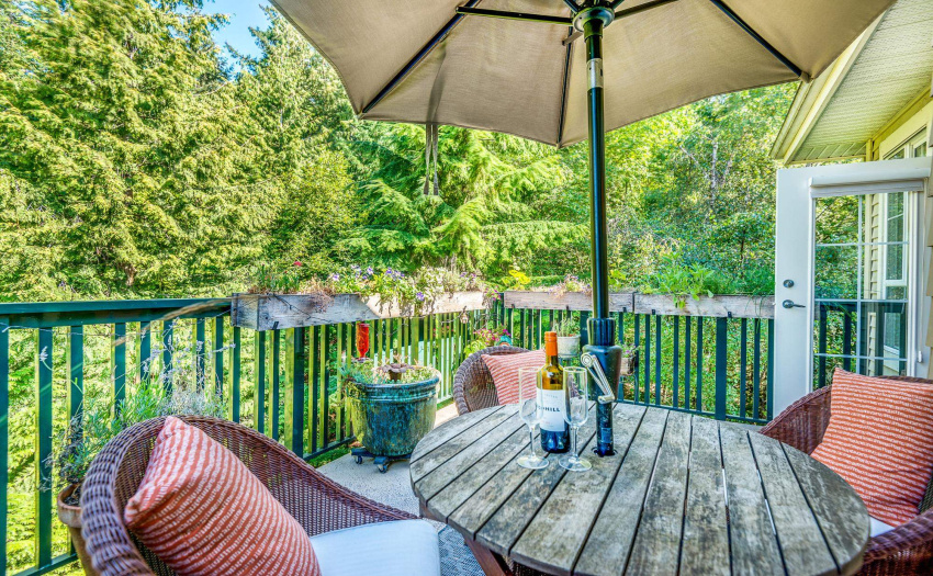 over 160SF of outdoor bliss