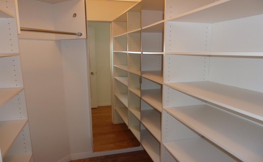 walkin closet