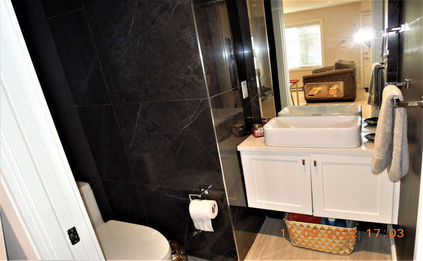 Powder room