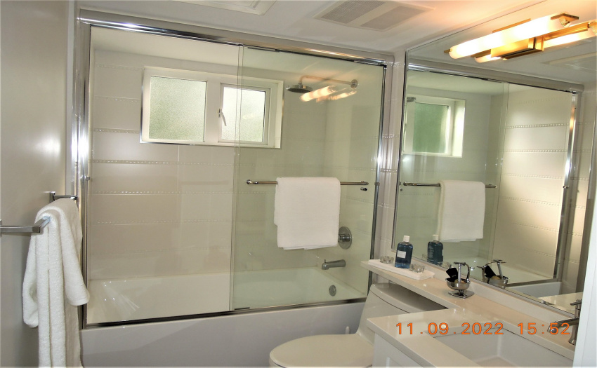 Main bathroom