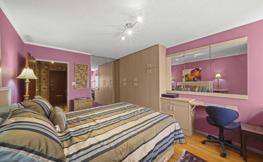 More hardwood flooring in here.