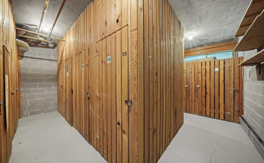 Nice sized lockers. Estimate 3 X 4 X 9
