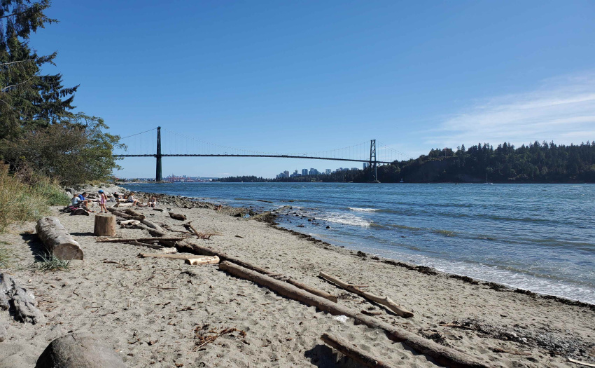Ambleside Beach