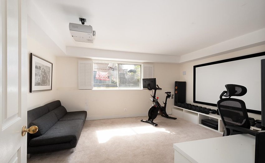 Huge 3rd Bedroom