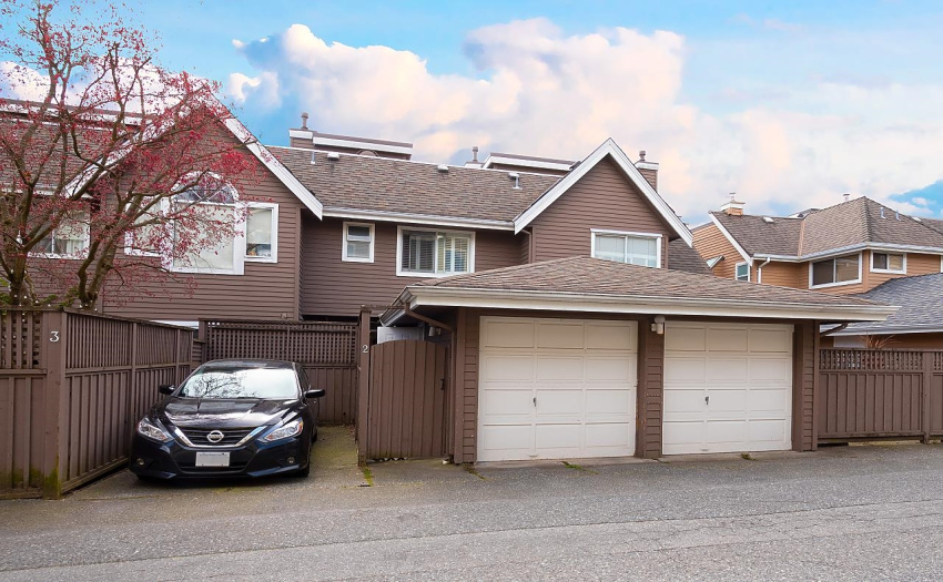 Garage & Parking Pad