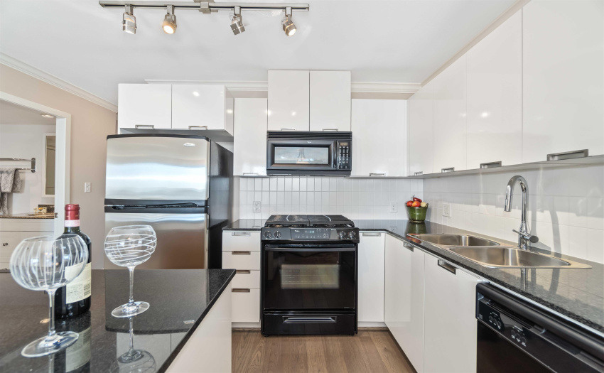 Cooktop/Range has never been used.