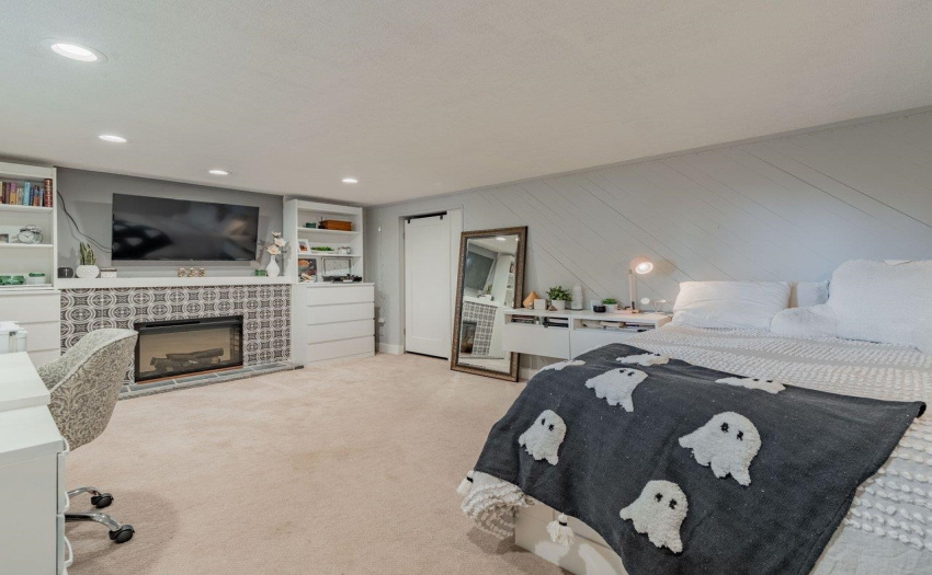 The largest of the bedrooms.