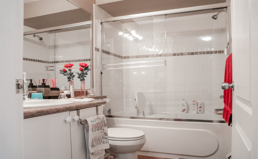 Burnaby, BC, 5 Bedrooms Bedrooms, ,4 BathroomsBathrooms,Residential Detached,For Sale,R2552254