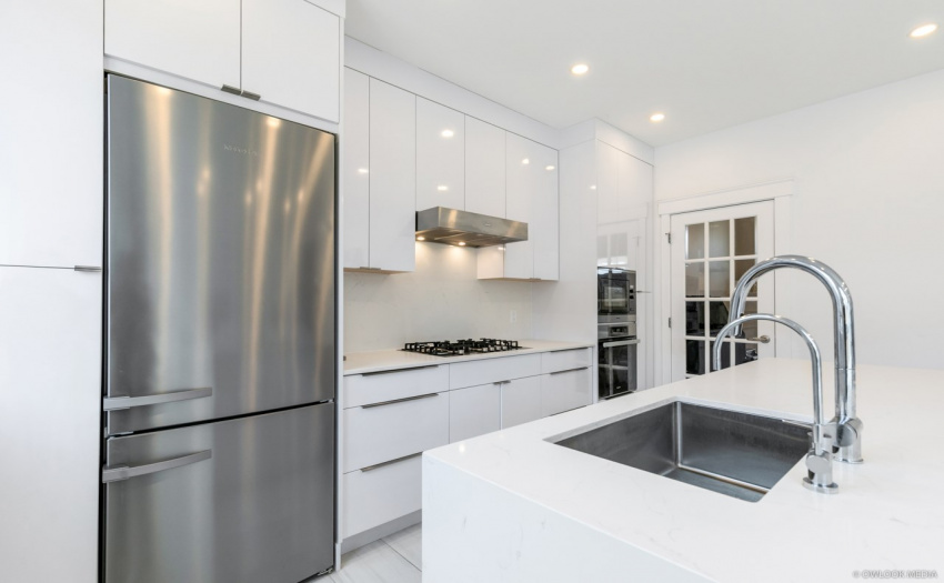 6882 HAMBER, Richmond, BC V7C 5T4, 5 Bedrooms Bedrooms, ,Residential Detached,For Sale,HAMBER,R2550573