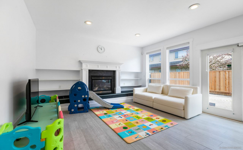 6882 HAMBER, Richmond, BC V7C 5T4, 5 Bedrooms Bedrooms, ,Residential Detached,For Sale,HAMBER,R2550573