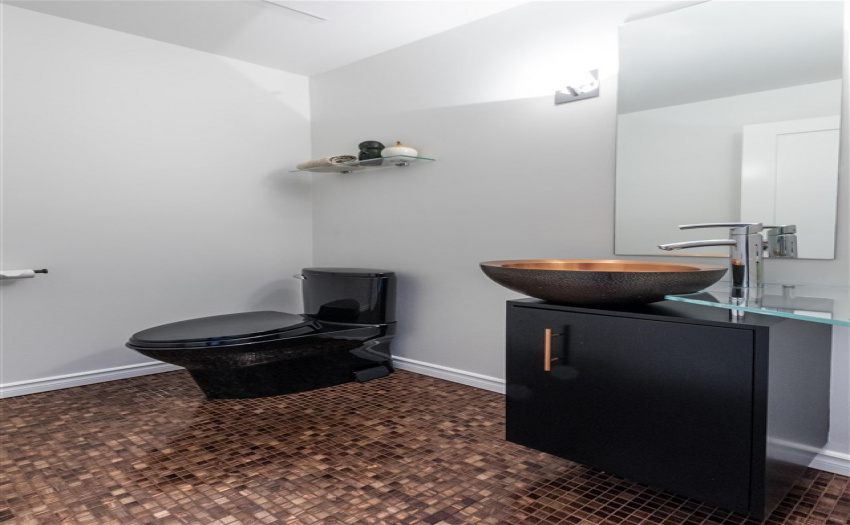 10 14TH W, Vancouver, BC V5Y 1W6, 2 Bedrooms Bedrooms, ,2 BathroomsBathrooms,Multifamily,For Sale,14TH,R2554515