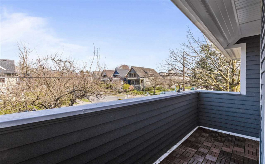 10 14TH W, Vancouver, BC V5Y 1W6, 2 Bedrooms Bedrooms, ,2 BathroomsBathrooms,Multifamily,For Sale,14TH,R2554515