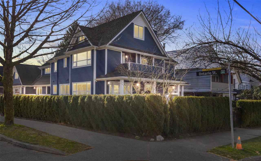 10 14TH W, Vancouver, BC V5Y 1W6, 2 Bedrooms Bedrooms, ,2 BathroomsBathrooms,Multifamily,For Sale,14TH,R2554515