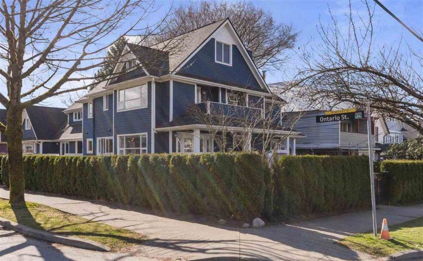 10 14TH W, Vancouver, BC V5Y 1W6, 2 Bedrooms Bedrooms, ,2 BathroomsBathrooms,Multifamily,For Sale,14TH,R2554515