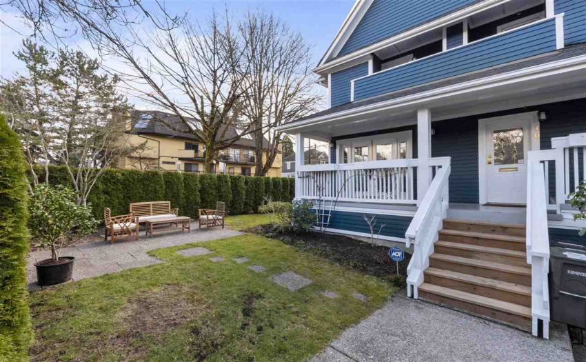 10 14TH W, Vancouver, BC V5Y 1W6, 2 Bedrooms Bedrooms, ,2 BathroomsBathrooms,Multifamily,For Sale,14TH,R2554515