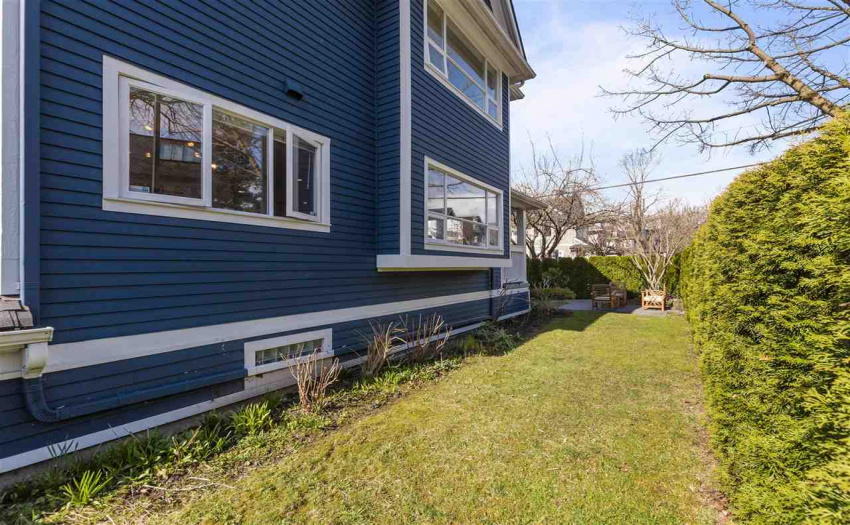 10 14TH W, Vancouver, BC V5Y 1W6, 2 Bedrooms Bedrooms, ,2 BathroomsBathrooms,Multifamily,For Sale,14TH,R2554515