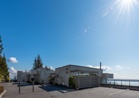 33 2231 FOLKESTONE WAY, West Vancouver, BC V7S 2Y6, 2 Bedrooms Bedrooms, ,2 BathroomsBathrooms,Residential Attached,Sold,33 2231 FOLKESTONE WAY,R2533805