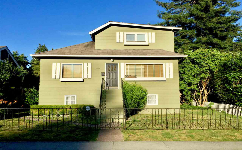 1740 BEWICKE AVENUE, North Vancouver, BC V7M 3C4, 3 Bedrooms Bedrooms, ,2 BathroomsBathrooms,Residential Detached,Sold,1740 BEWICKE AVENUE,R2185999