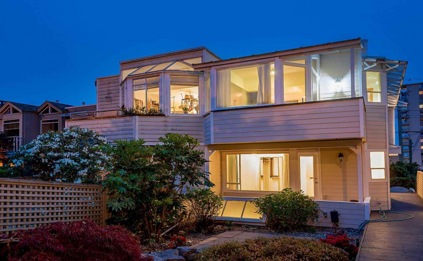 2372B MARINE DRIVE, West Vancouver, BC V7T 2A3, 3 Bedrooms Bedrooms, ,4 BathroomsBathrooms,Residential Attached,Sold,2372B MARINE DRIVE,R2061175