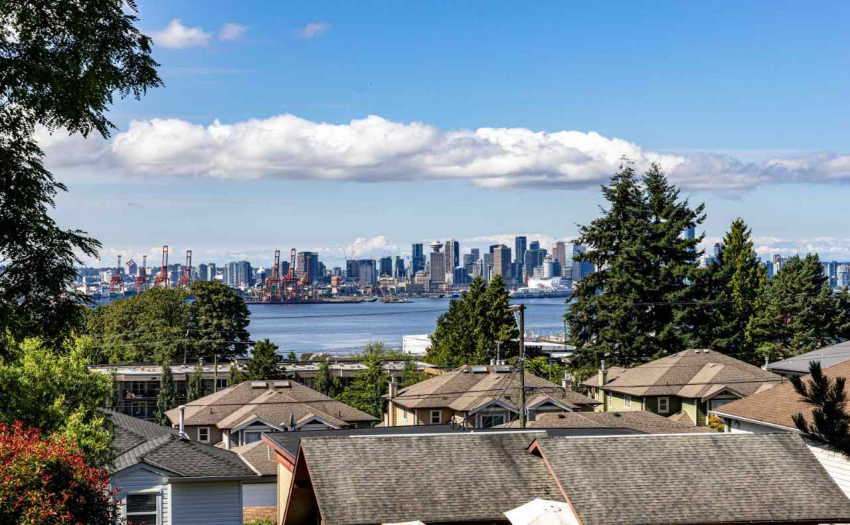 338 E 5TH STREET, North Vancouver, BC V7L 1L9, 11 Bedrooms Bedrooms, ,3 BathroomsBathrooms,Residential Detached,Sold,338 E 5TH STREET,R2475158