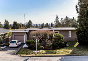 927 EVERGREEN PLACE, North Vancouver, BC V7R 1R5, 3 Bedrooms Bedrooms, ,2 BathroomsBathrooms,Residential Detached,Sold,927 EVERGREEN PLACE,R2339977