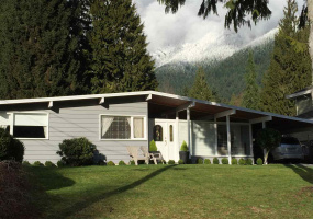 1056 CLEMENTS AVENUE, North Vancouver, BC V7R 2L4, 3 Bedrooms Bedrooms, ,1 BathroomBathrooms,Residential Detached,Sold,1056 CLEMENTS AVENUE,R2031927