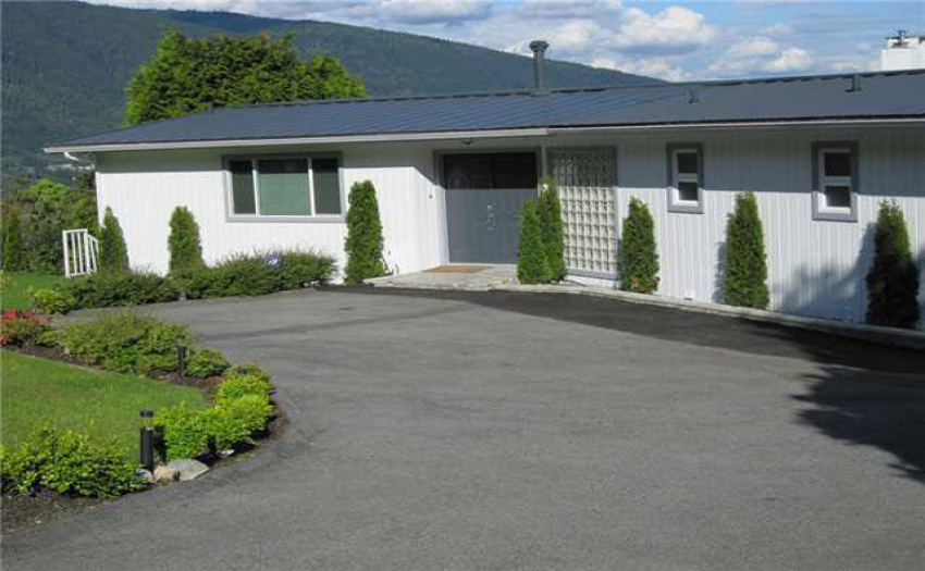 1027 MILLSTREAM ROAD, West Vancouver, BC V7S 2C6, 7 Bedrooms Bedrooms, ,5 BathroomsBathrooms,Residential Detached,Sold,1027 MILLSTREAM ROAD,V1004116