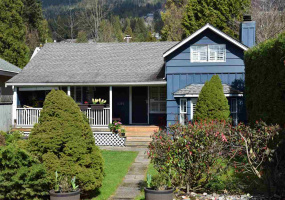 2391 KINGS AVENUE, West Vancouver, BC V7V 2C3, 3 Bedrooms Bedrooms, ,1 BathroomBathrooms,Residential Detached,Sold,2391 KINGS AVENUE,R2139446