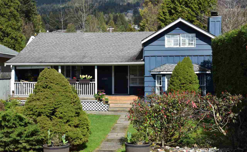 2391 KINGS AVENUE, West Vancouver, BC V7V 2C3, 3 Bedrooms Bedrooms, ,1 BathroomBathrooms,Residential Detached,Sold,2391 KINGS AVENUE,R2139446